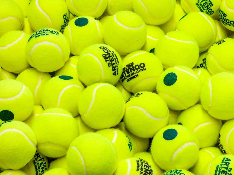 warna kuning bola tenis