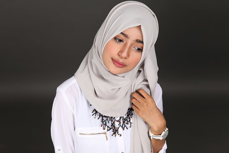 jilbab warna cream